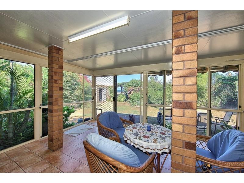 16 Emperor Drive, Elliott Heads QLD 4670