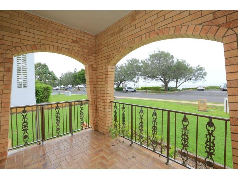 39 Esplanade, Bargara QLD 4670
