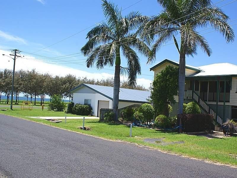 3 Brieschke Street, Elliott Heads QLD 4670