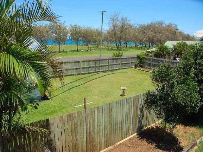 3 Brieschke Street, Elliott Heads QLD 4670