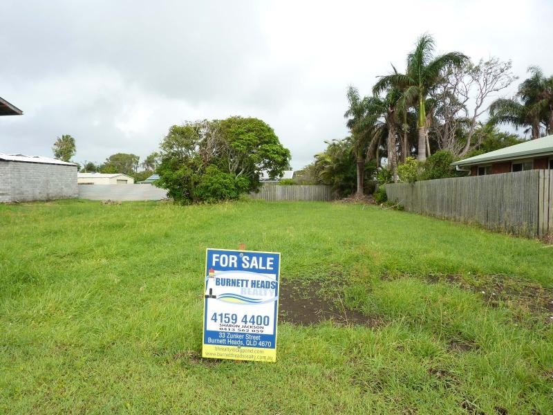 31 Byron Street, Burnett Heads QLD 4670