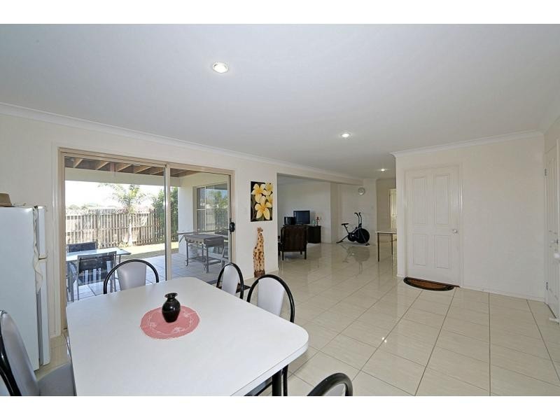 22 Toppers Drive, Coral Cove QLD 4670