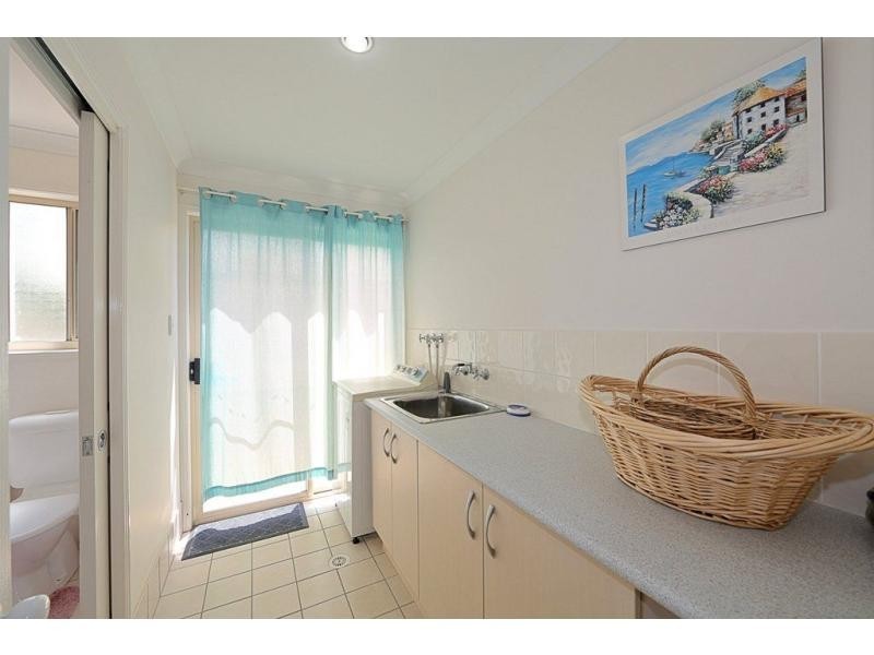 22 Toppers Drive, Coral Cove QLD 4670