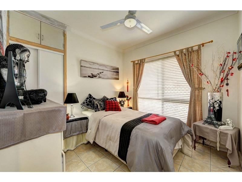 5 Sams Place, Coral Cove QLD 4670