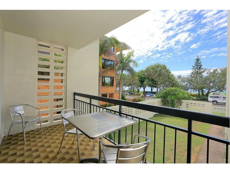 2/41 Esplanade, Bargara QLD 4670
