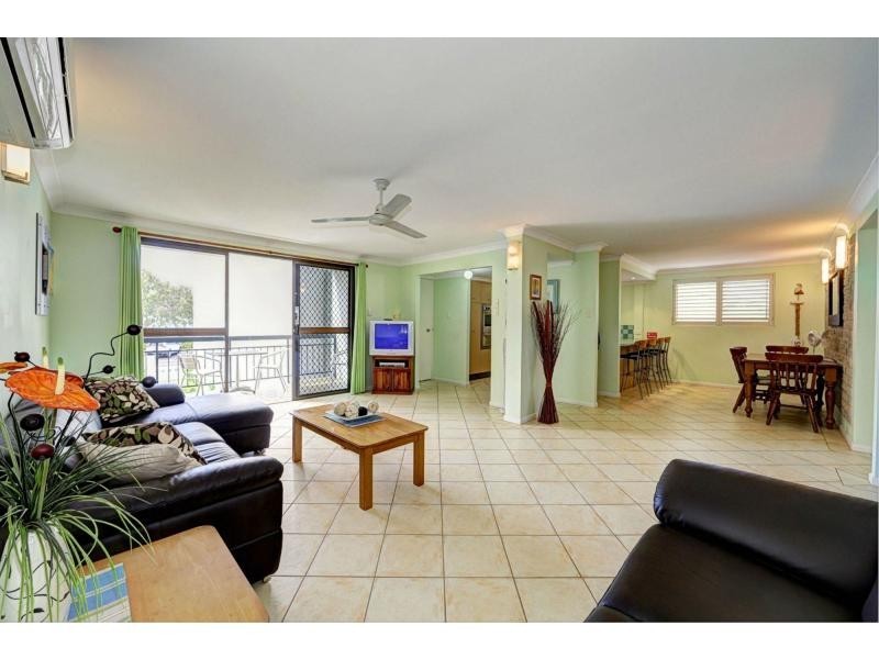 2/41 Esplanade, Bargara QLD 4670