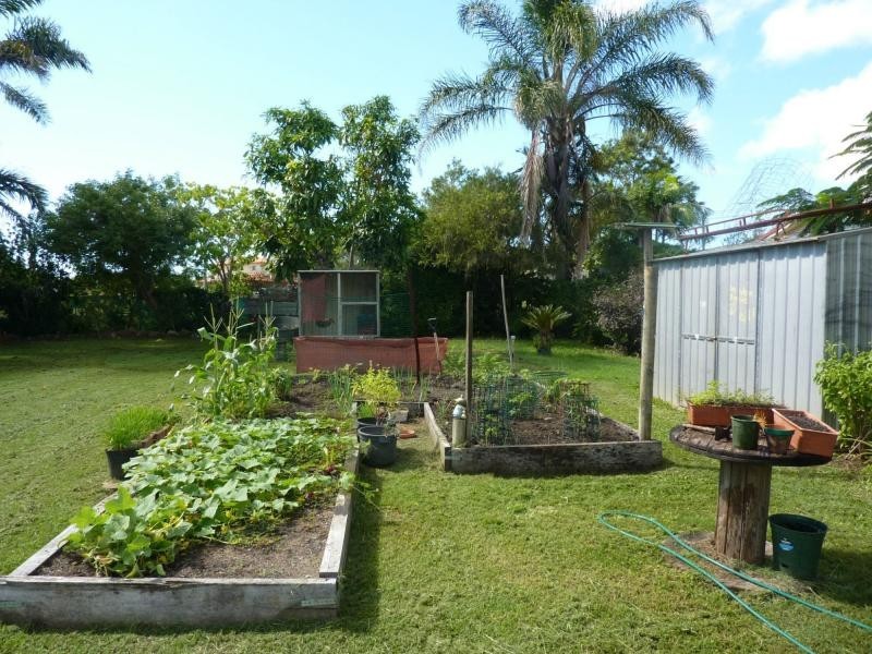 16 Burns Street, Burnett Heads QLD 4670