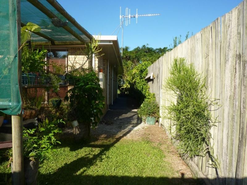 16 Burns Street, Burnett Heads QLD 4670