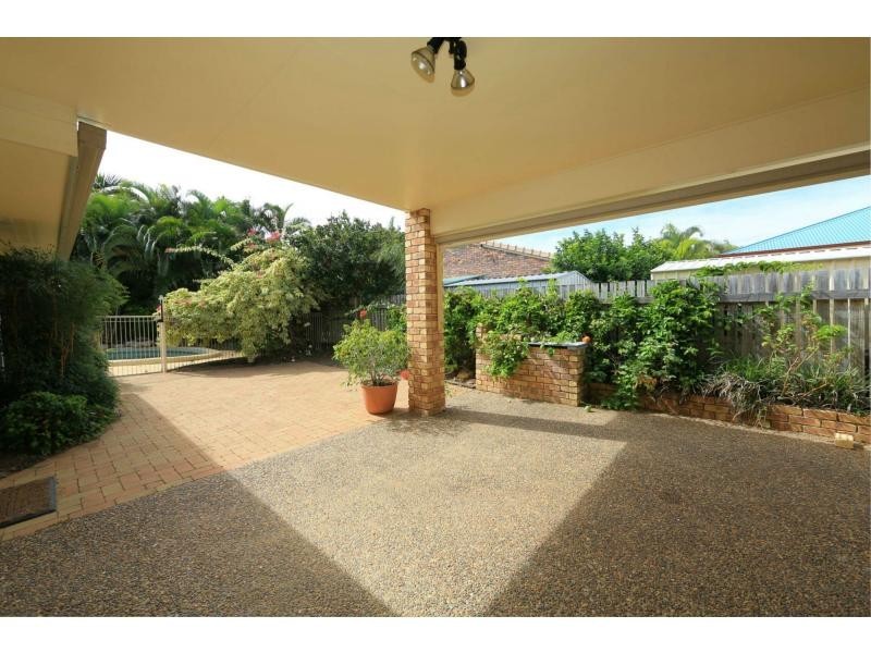 2 Dunk Street, Bargara QLD 4670
