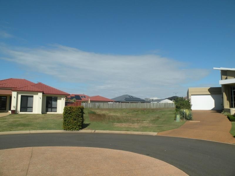 11 Hillcrest Court, Bargara QLD 4670