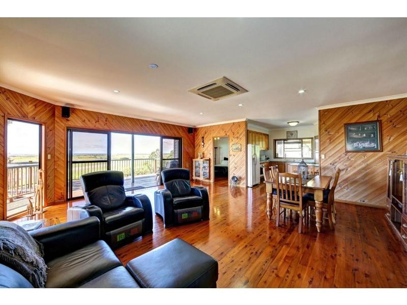 56 Rehbein Avenue, Qunaba QLD 4670