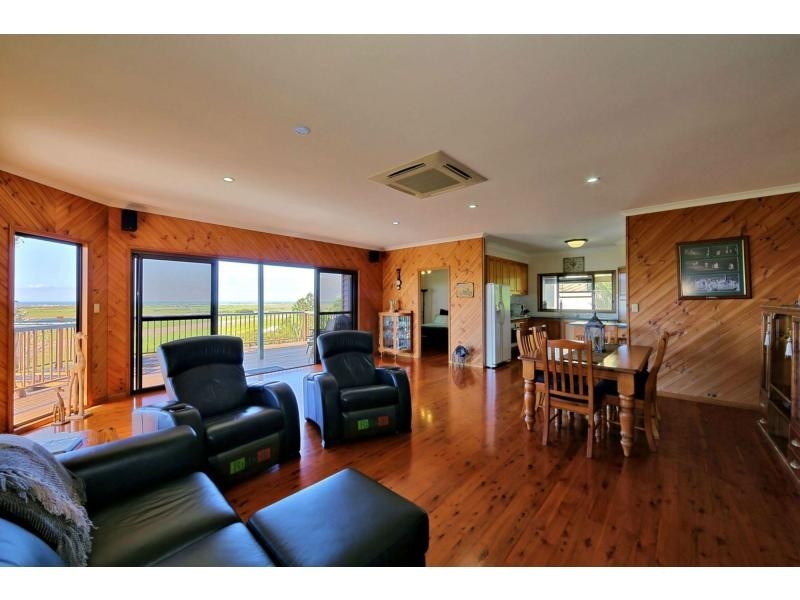 56 Rehbein Avenue, Qunaba QLD 4670