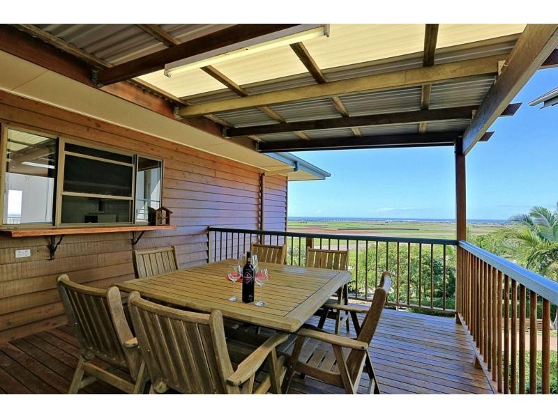 56 Rehbein Avenue, Qunaba QLD 4670