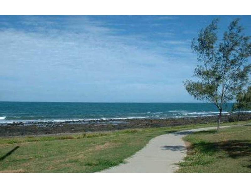 6 Hunter Street, Burnett Heads QLD 4670