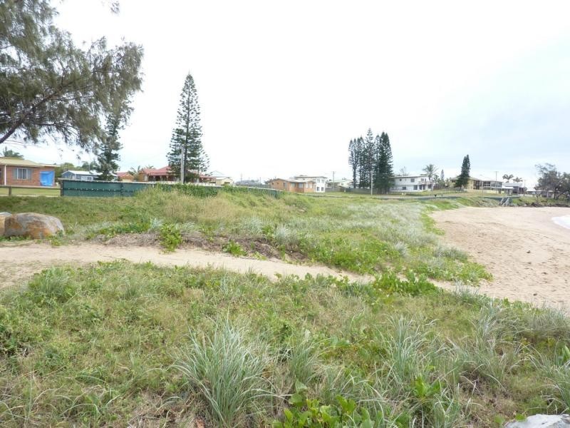 12 Scott Street, Burnett Heads QLD 4670