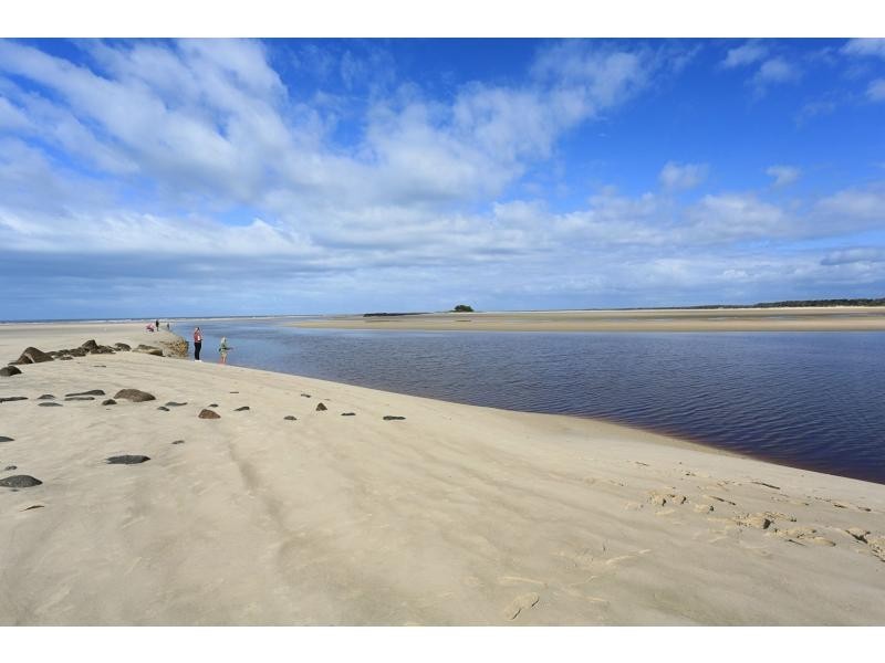 14 Sea Esplanade, Elliott Heads QLD 4670