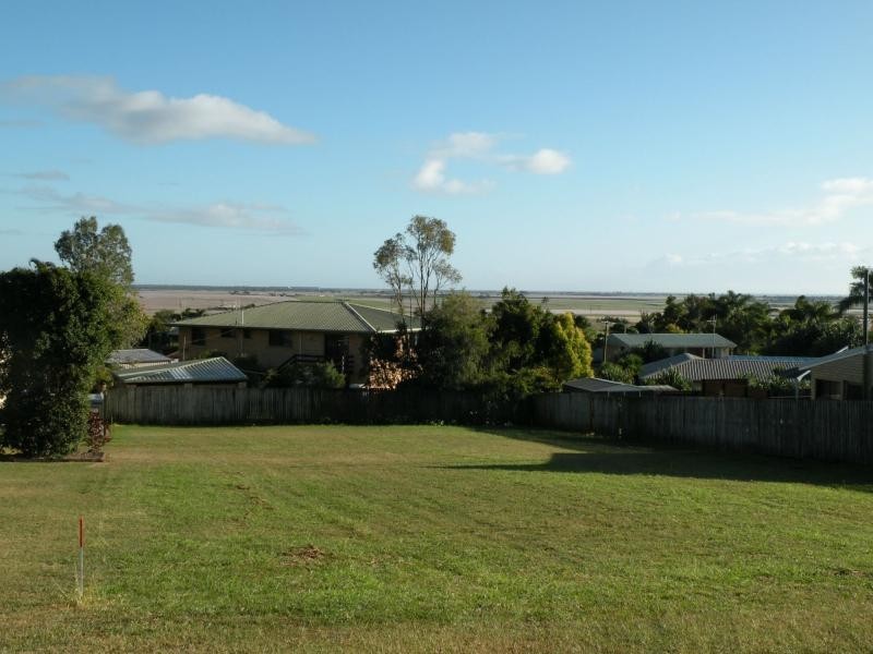 18 Bayview Terrace, Qunaba QLD 4670