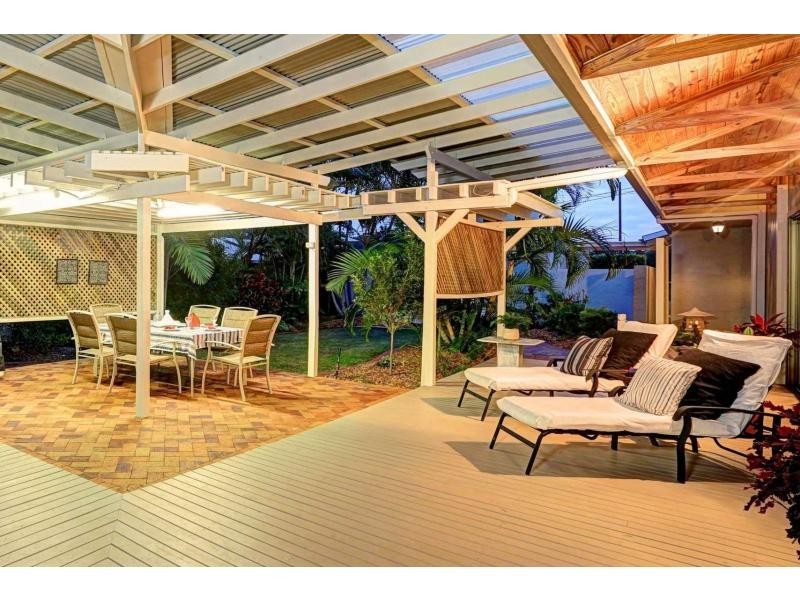 9 Dooley Street, Bargara QLD 4670