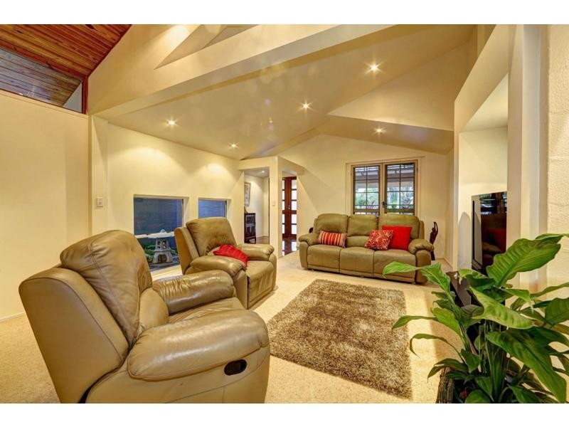9 Dooley Street, Bargara QLD 4670
