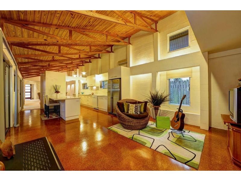 9 Dooley Street, Bargara QLD 4670