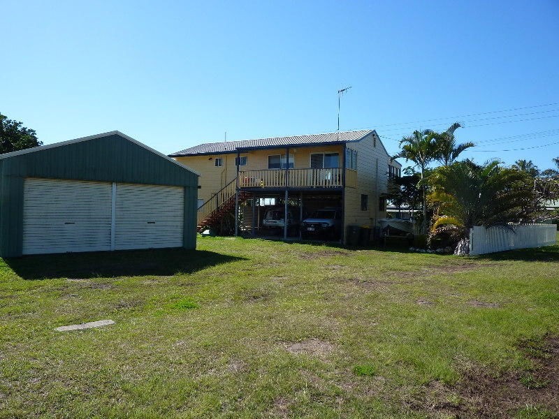 19 Burnett Heads Road, Burnett Heads QLD 4670