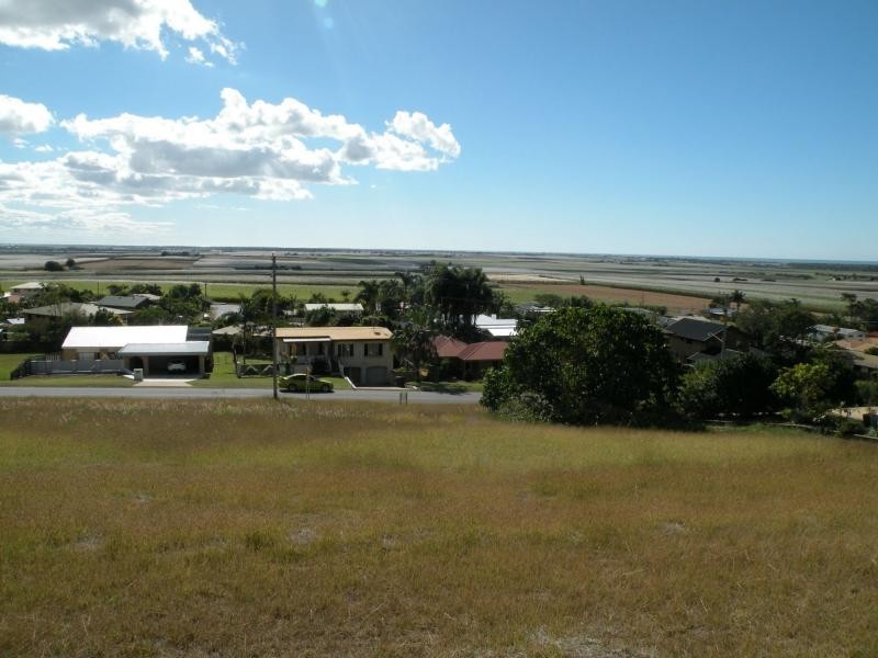 13 Bayview Terrace, Qunaba QLD 4670