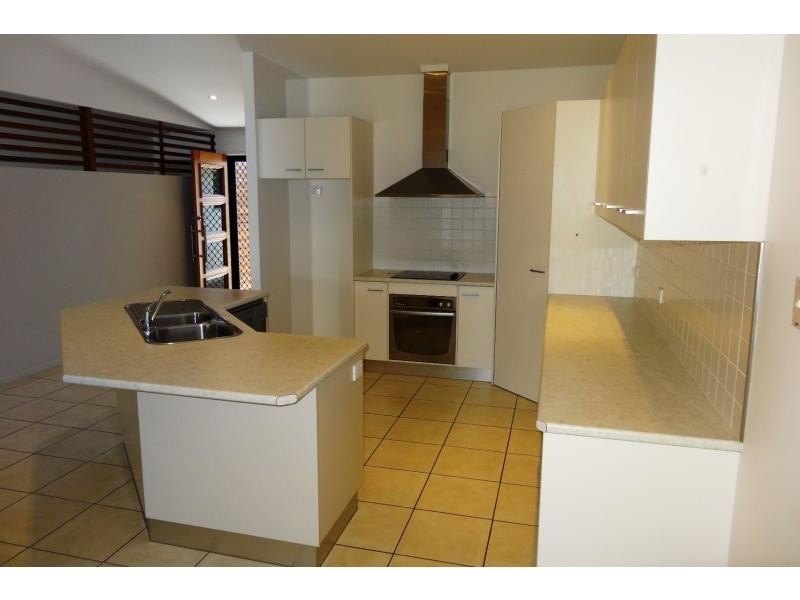 Villa 2/41 Grimwood Street, Bargara QLD 4670