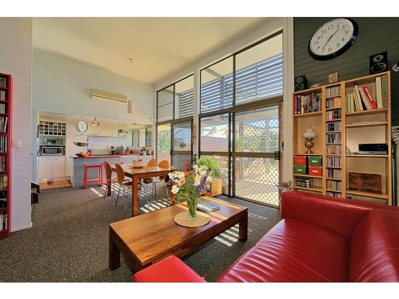 8 Panorama Drive, Qunaba QLD 4670