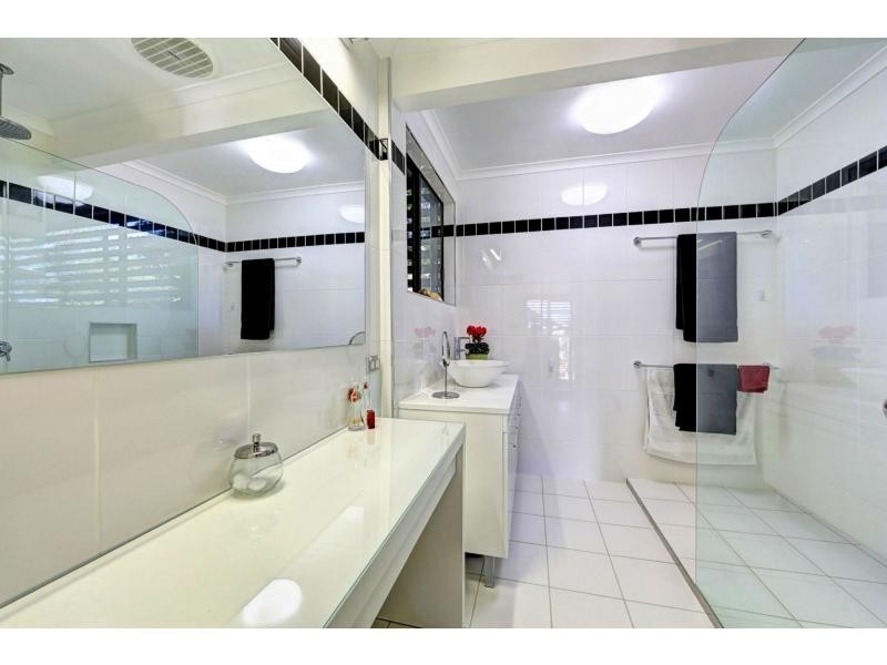 8 Panorama Drive, Qunaba QLD 4670