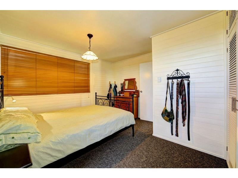 8 Panorama Drive, Qunaba QLD 4670