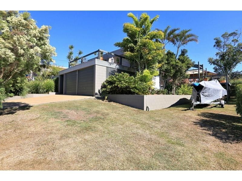 8 Panorama Drive, Qunaba QLD 4670