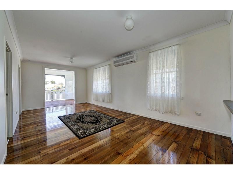 7 Moore Street, Elliott Heads QLD 4670