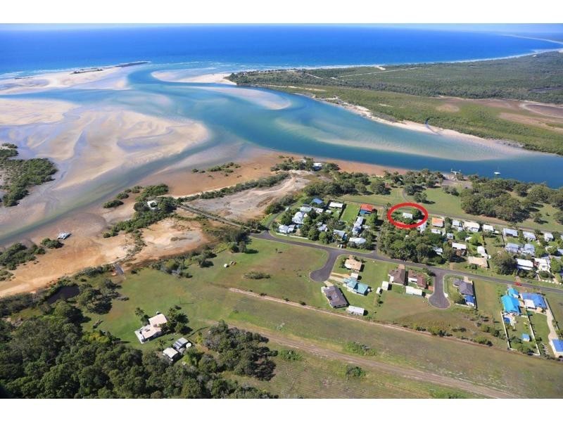 9 McIntosh Avenue, Elliott Heads QLD 4670