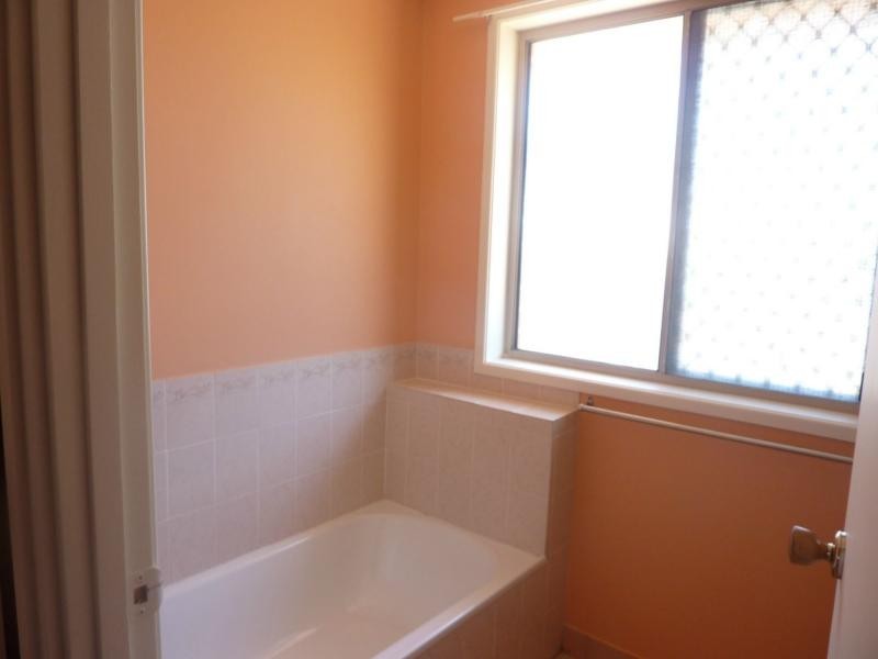 5 Hansen Street, Burnett Heads QLD 4670