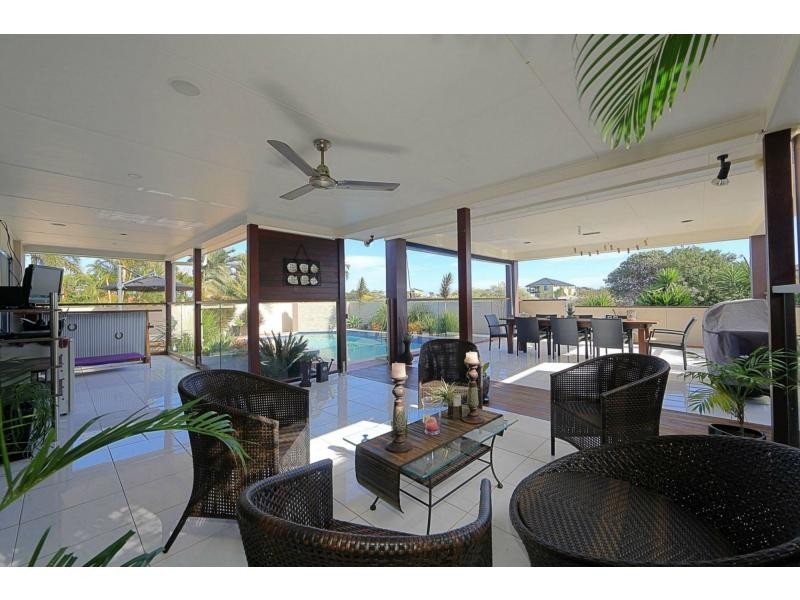 3 Spyglass Court, Coral Cove QLD 4670