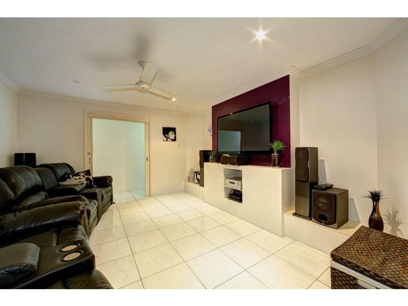 3 Spyglass Court, Coral Cove QLD 4670