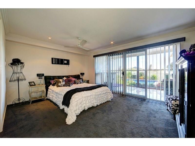 3 Spyglass Court, Coral Cove QLD 4670