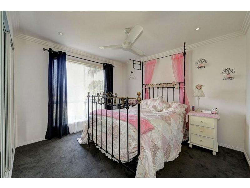 3 Spyglass Court, Coral Cove QLD 4670