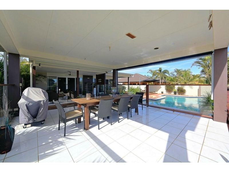 3 Spyglass Court, Coral Cove QLD 4670