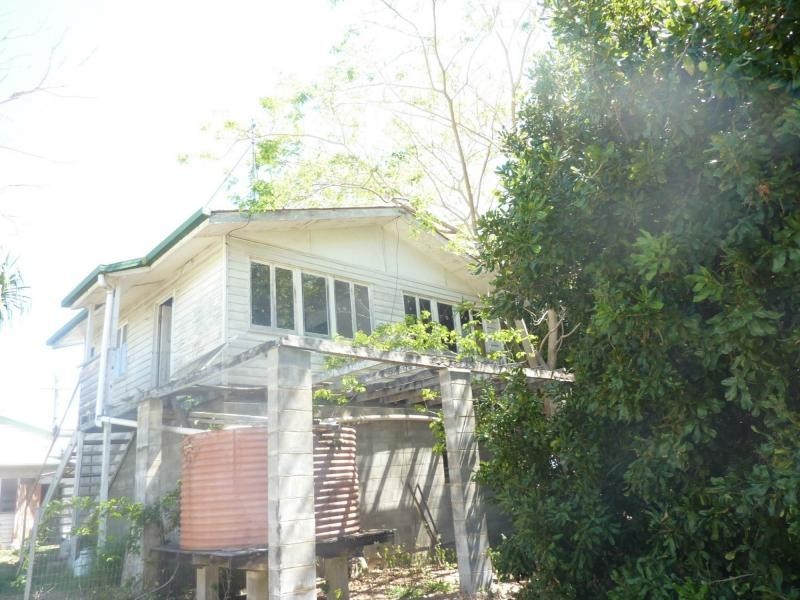 35 Zunker Street, Burnett Heads QLD 4670