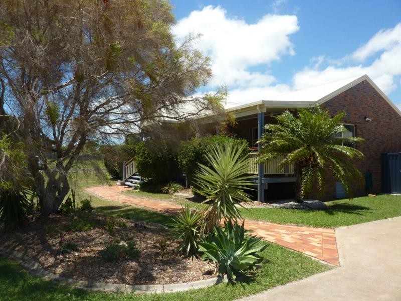 64 Gibsons Road, Burnett Heads QLD 4670