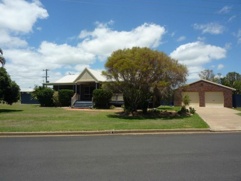 64 Gibsons Road, Burnett Heads QLD 4670