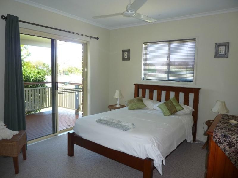 64 Gibsons Road, Burnett Heads QLD 4670