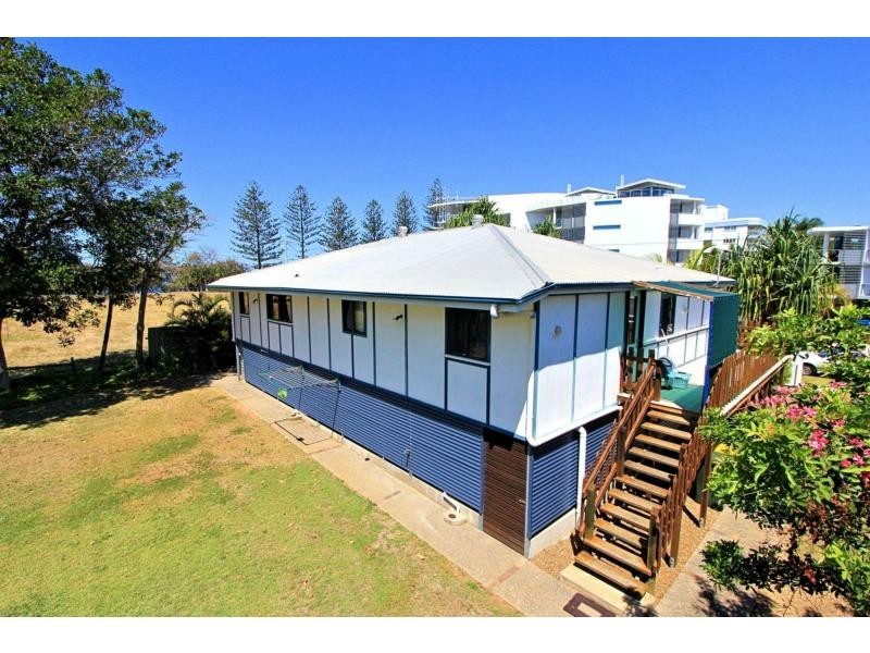 2 Clarke Street, Bargara QLD 4670