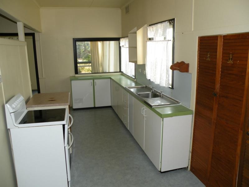 72 Bathurst Street, Elliott Heads QLD 4670