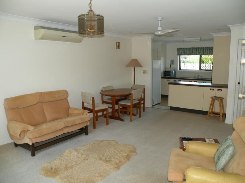 2/19 Grimwood Street, Bargara QLD 4670