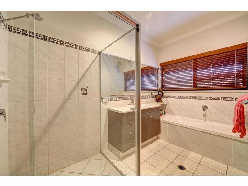 31 Coral Cove Drive, Coral Cove QLD 4670