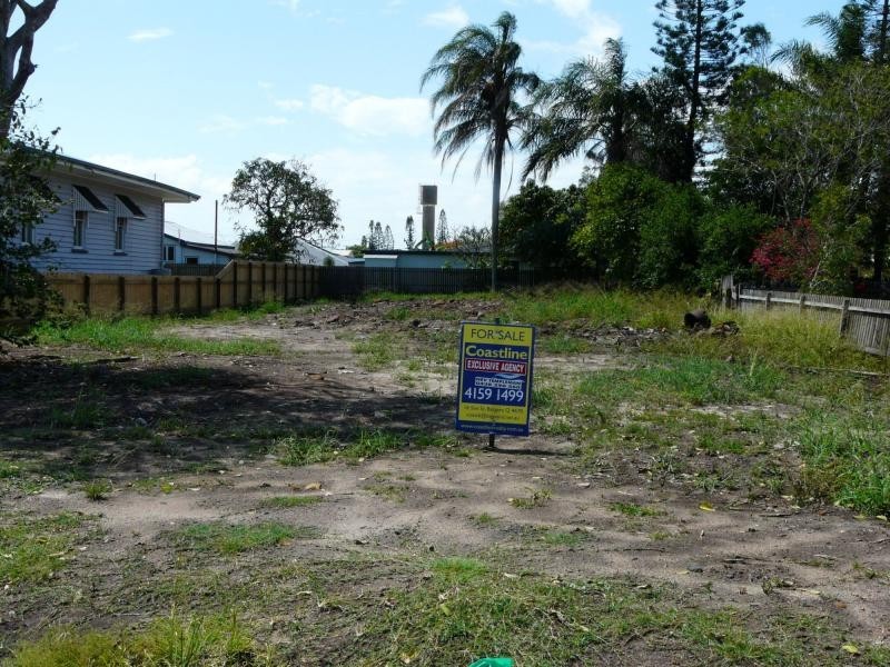 5 Moore Street, Elliott Heads QLD 4670