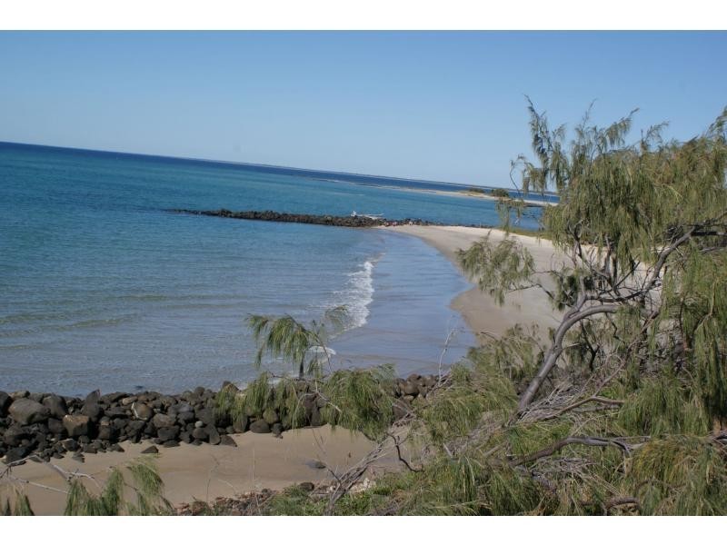 5 Moore Street, Elliott Heads QLD 4670