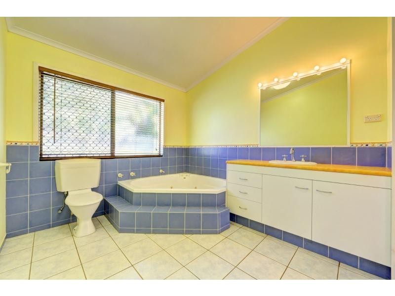 10 Seabreeze Street, Bargara QLD 4670